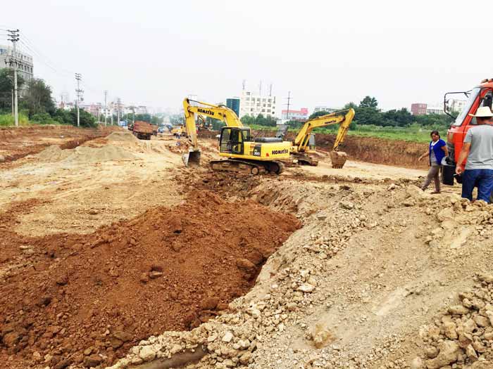 信陽市平橋區(qū)電廠后門連接高鐵橋下全線貫通